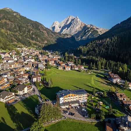 Dolomiten Hotel Irma Canazei Ngoại thất bức ảnh