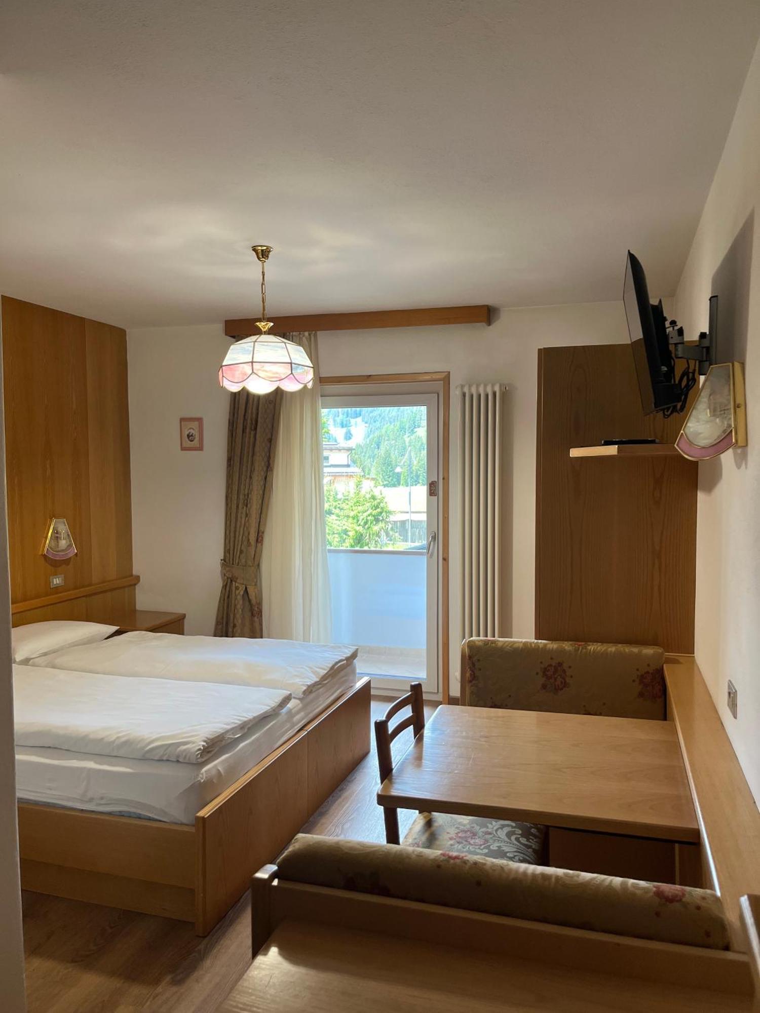 Dolomiten Hotel Irma Canazei Ngoại thất bức ảnh