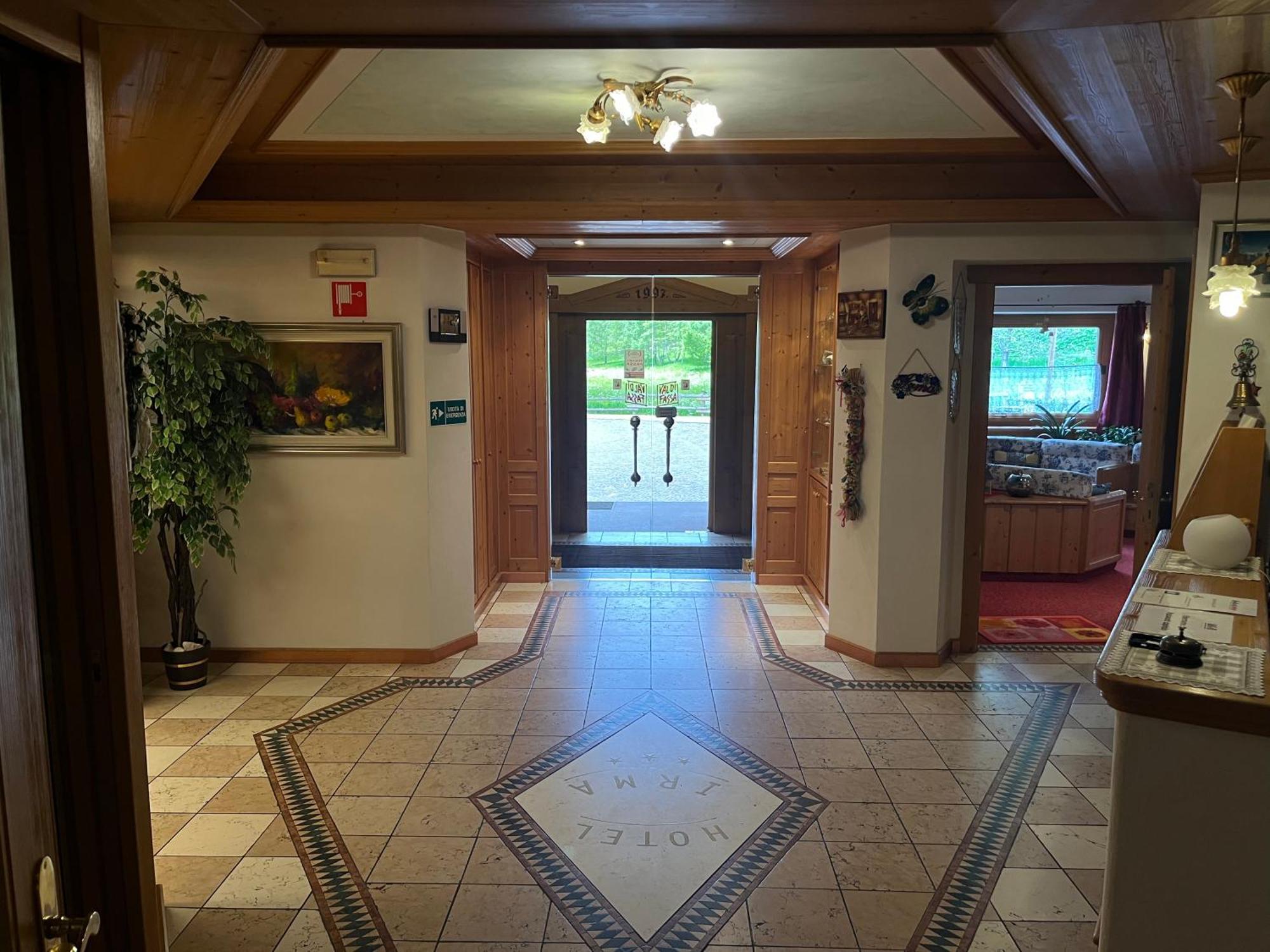 Dolomiten Hotel Irma Canazei Ngoại thất bức ảnh