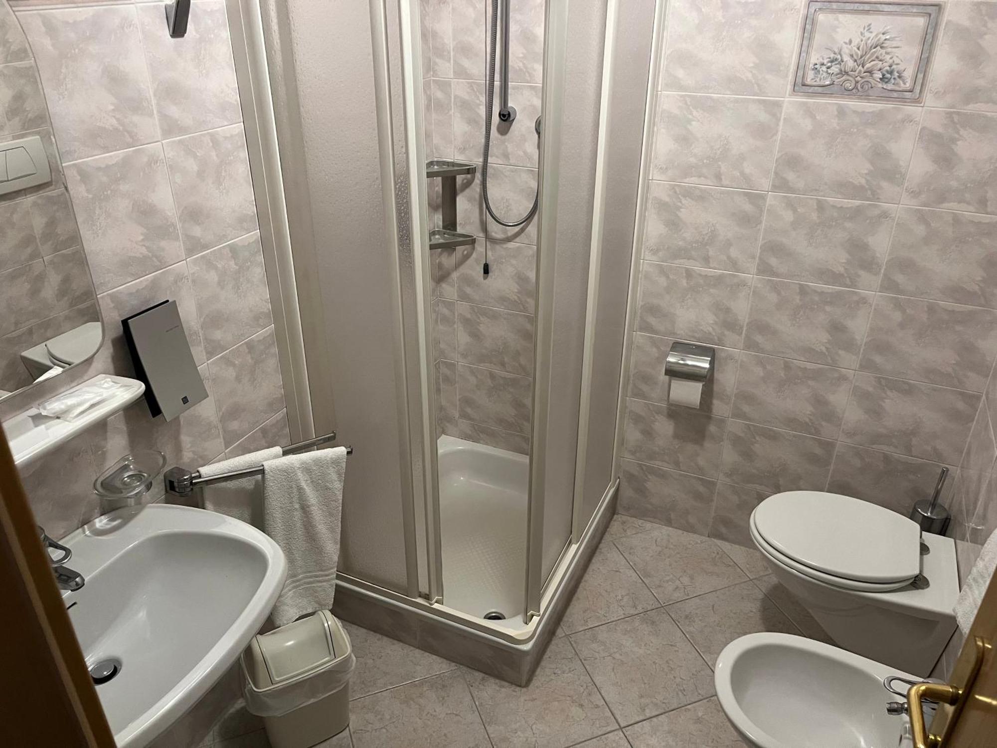 Dolomiten Hotel Irma Canazei Ngoại thất bức ảnh