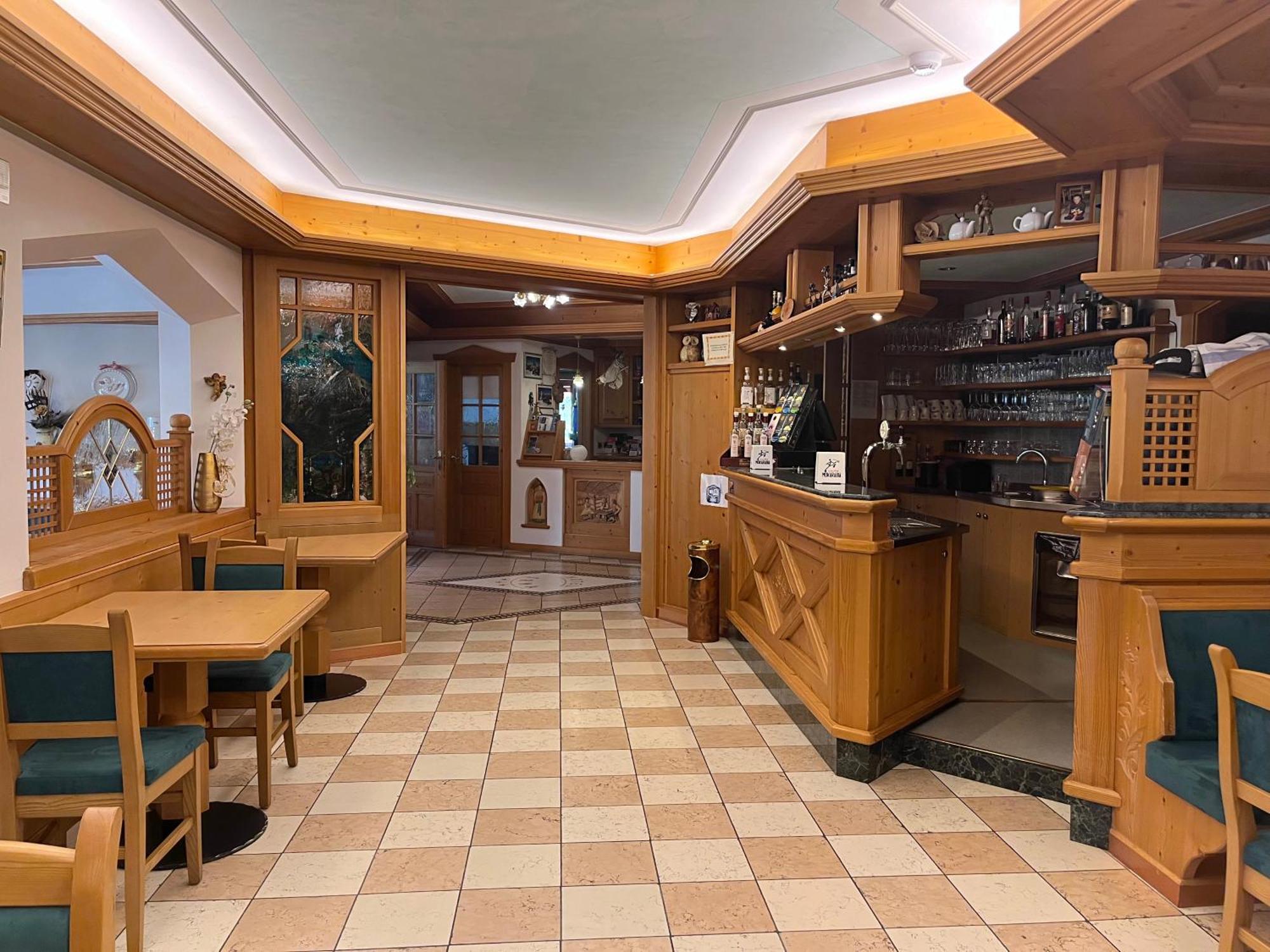 Dolomiten Hotel Irma Canazei Ngoại thất bức ảnh