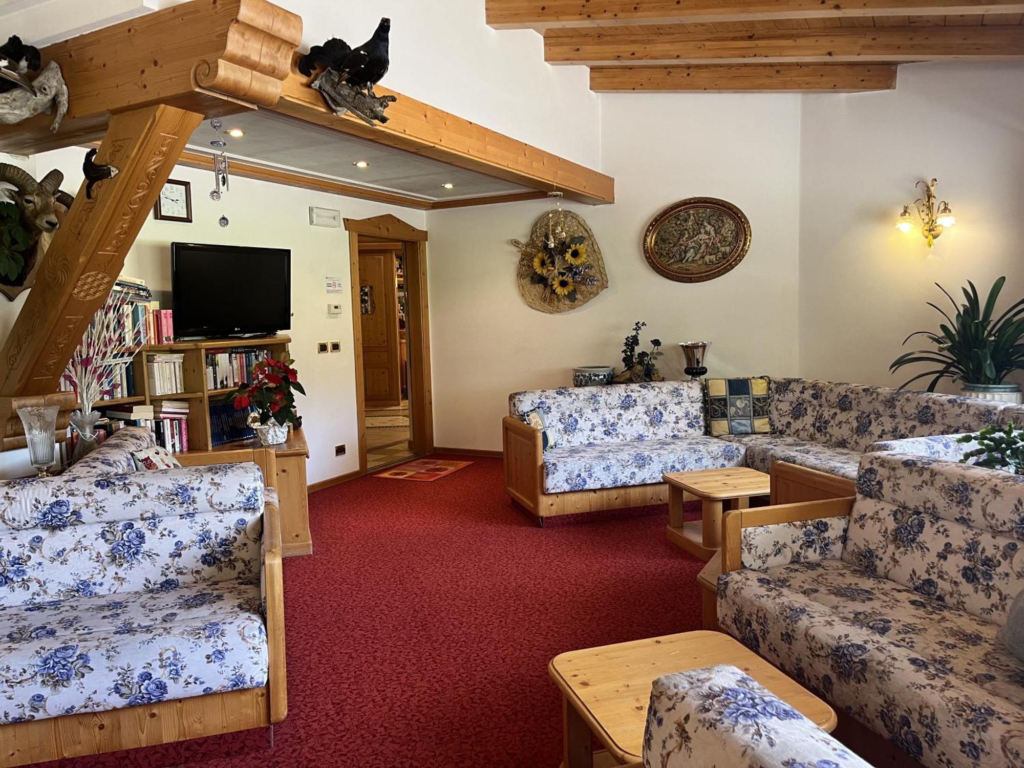 Dolomiten Hotel Irma Canazei Ngoại thất bức ảnh