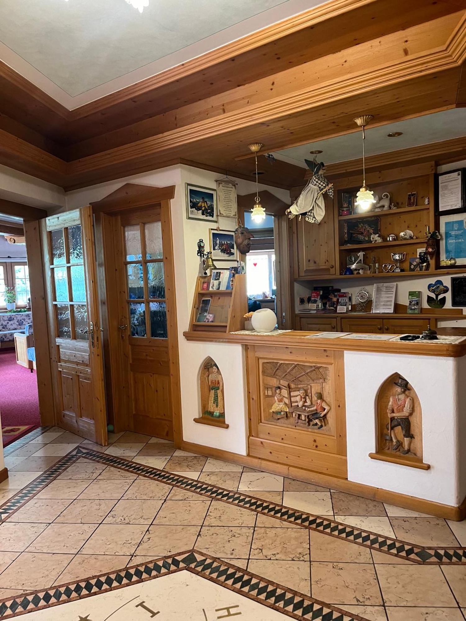 Dolomiten Hotel Irma Canazei Ngoại thất bức ảnh