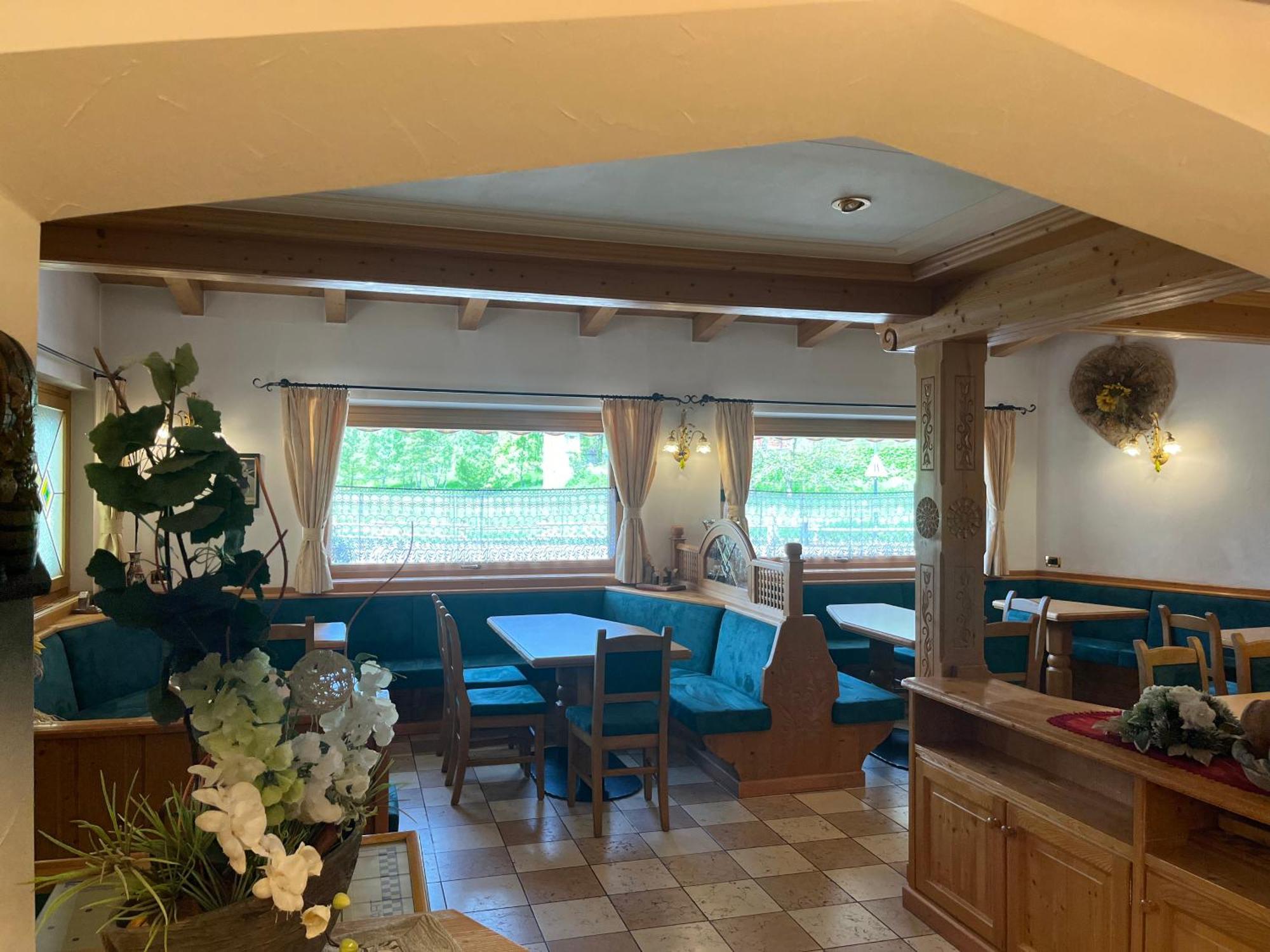 Dolomiten Hotel Irma Canazei Ngoại thất bức ảnh