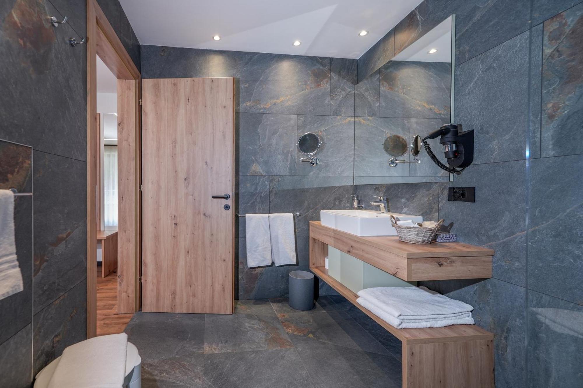 Dolomiten Hotel Irma Canazei Ngoại thất bức ảnh