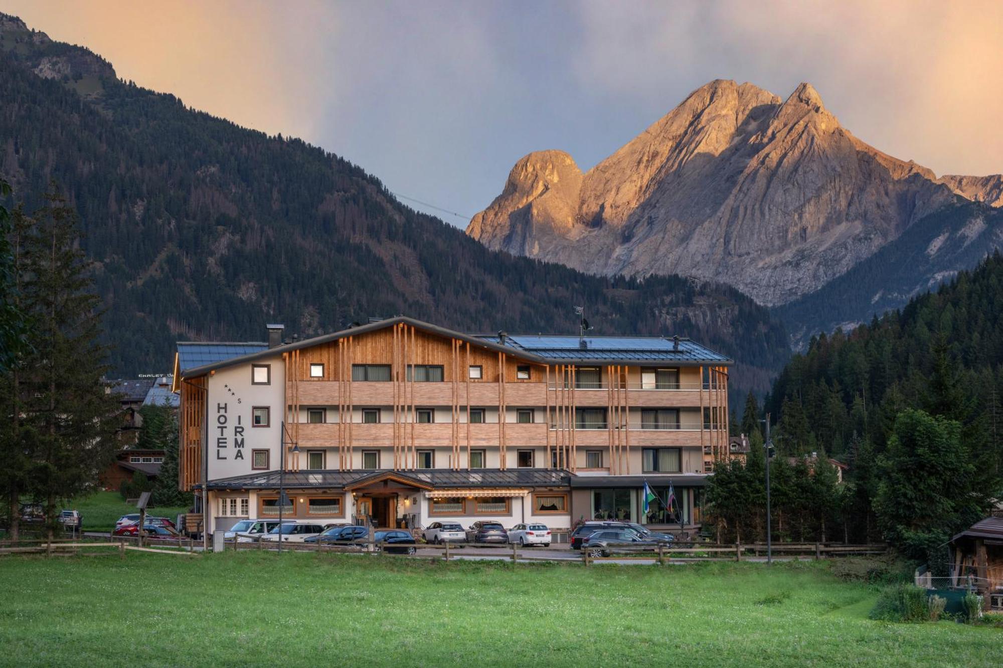 Dolomiten Hotel Irma Canazei Ngoại thất bức ảnh