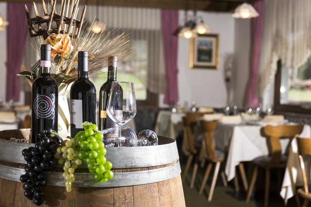 Dolomiten Hotel Irma Canazei Ngoại thất bức ảnh